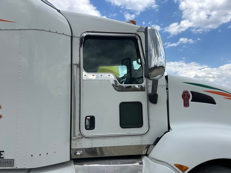 2014-kenworth-t660-image-25