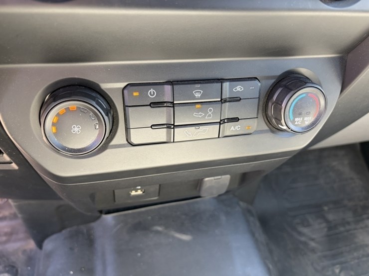 2019-ford-f150-xl-image-28
