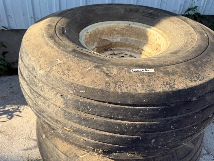 16.5l-16.1-tires-&-rims-image-13