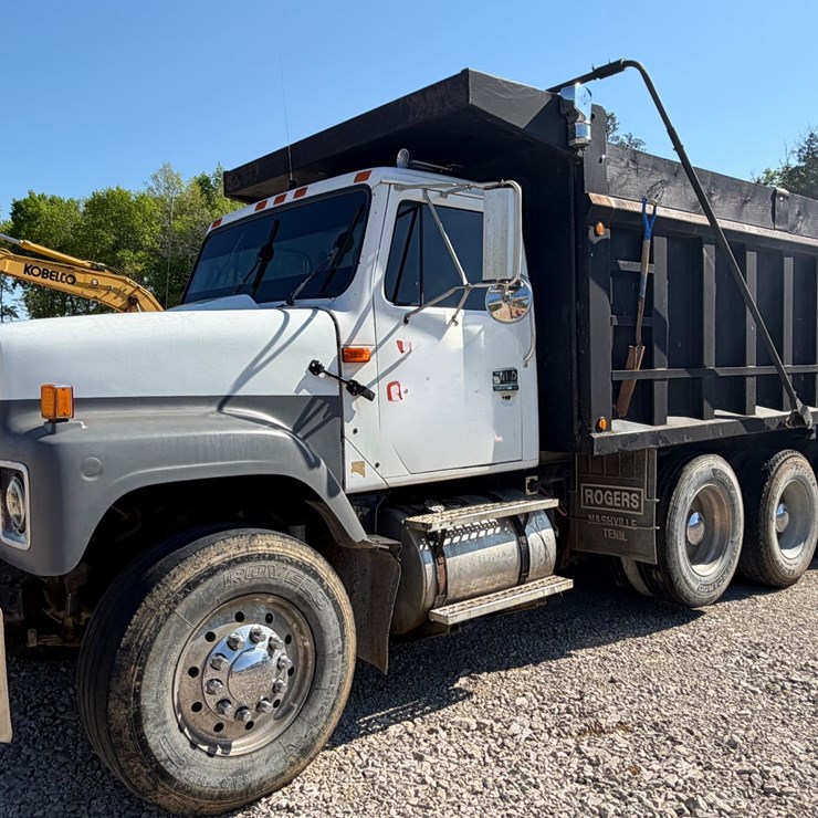 1999 INTERNATIONAL 2554