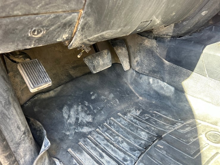 2017-dodge-3500-image-59