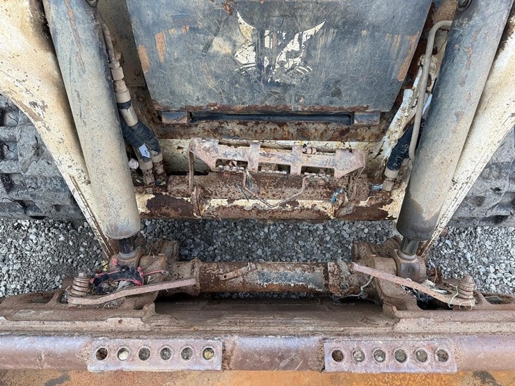 2023-bobcat-t64-image-10