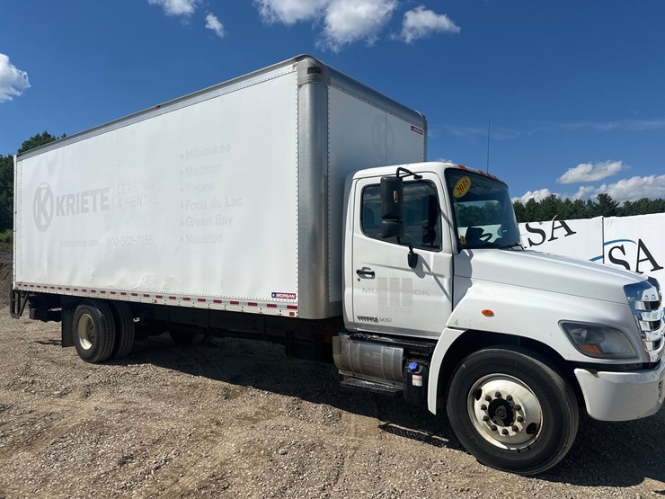 2018-hino-268-image-7