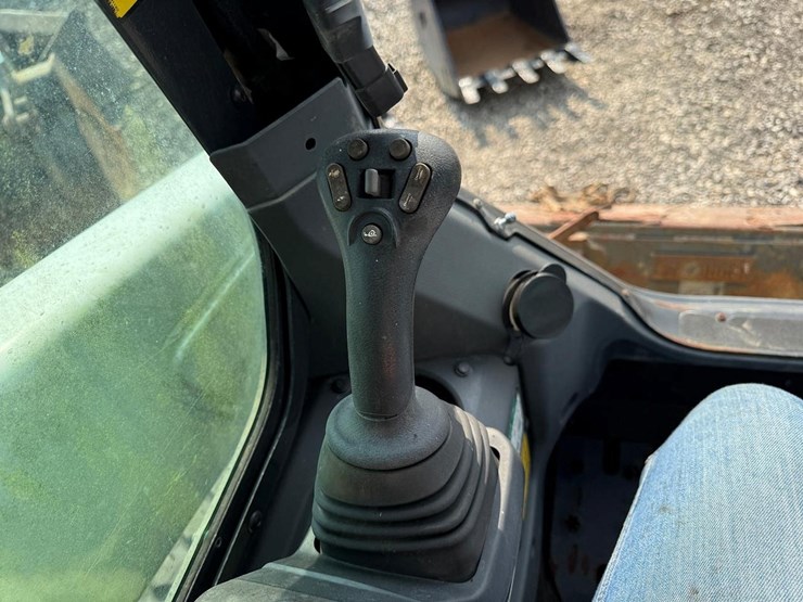 2023-bobcat-t66-image-23
