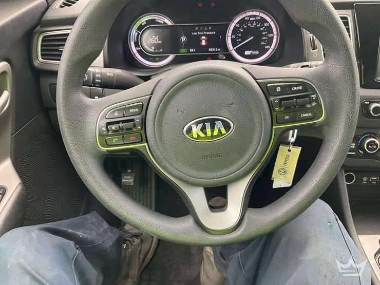 2017-kia-niro-hybrid-suv-image-14