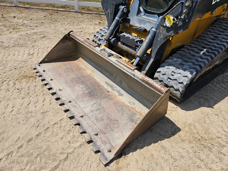 deere-331g-image-9