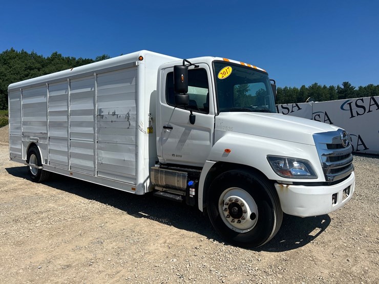 2017-hino-268-image-7