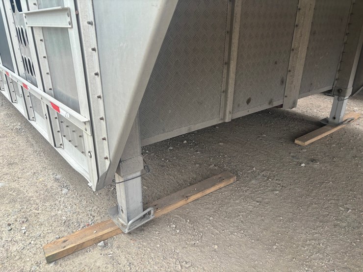 #2150-•-2017-barrett-53'-cattle-semi-trailer-image-24