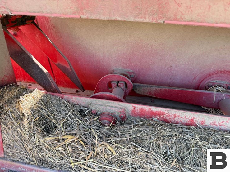 1975-massey-ferguson-235-image-25