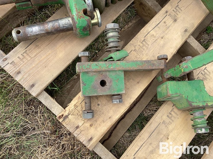 john-deere-various-tractor/tillage-parts-pallet-image-12