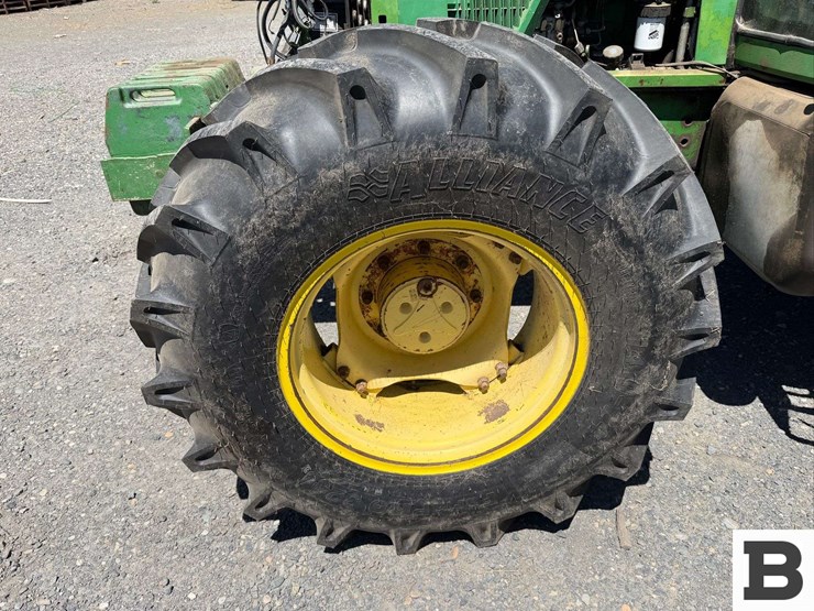 john-deere-6210-image-12