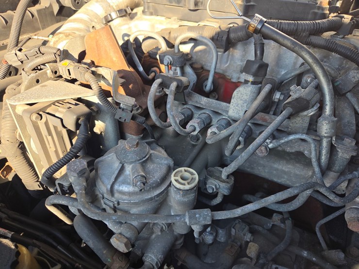 2015-hino-195-image-38
