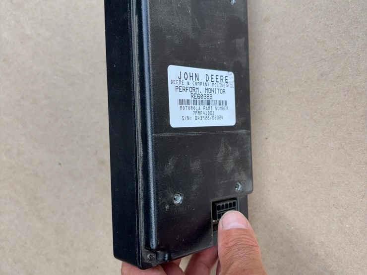 john-deere-re60389-performance-monitor/computer-image-11