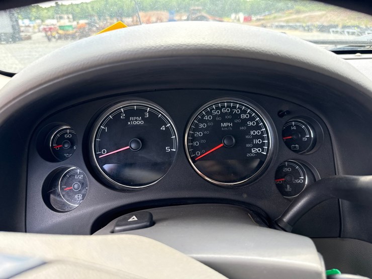 2008-chevrolet-3500hd-image-42