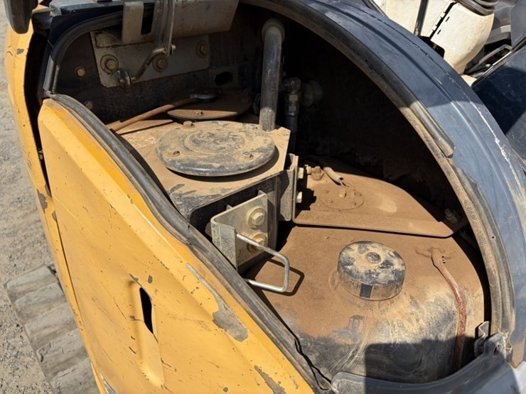 2013-deere-50g-image-27