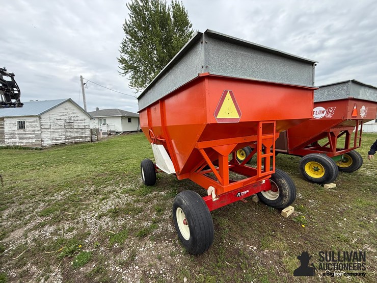 e-z-trail-275-bushel-gravity-wagon-image-7