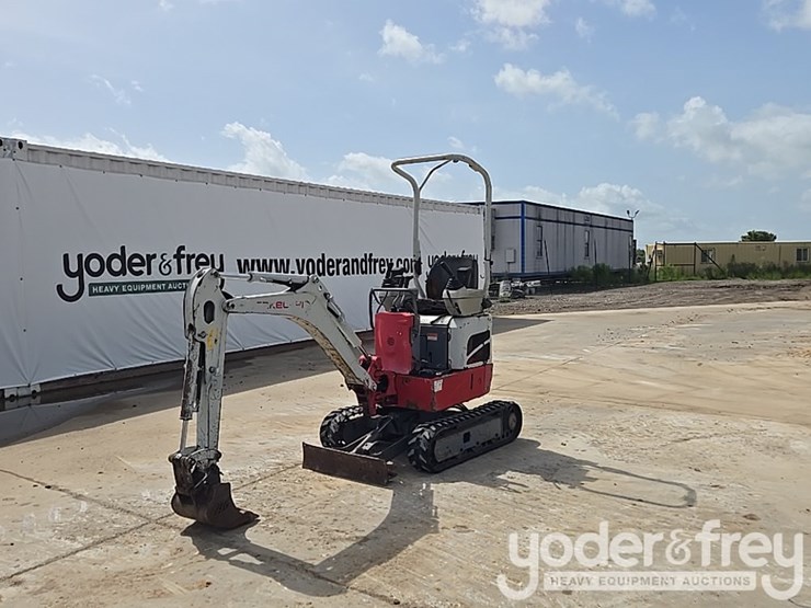2017-takeuchi-tb210r-image-1