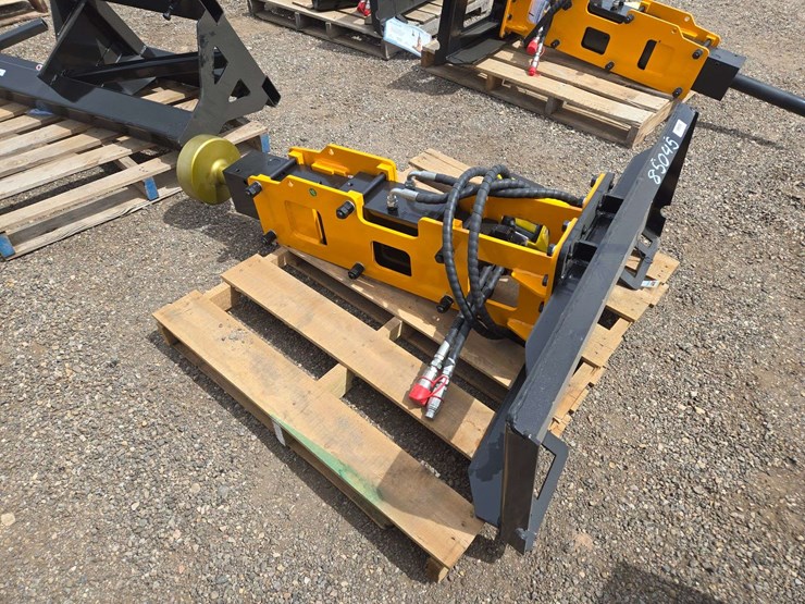 future-ft-d680-skid-steer-post-driver-image-2