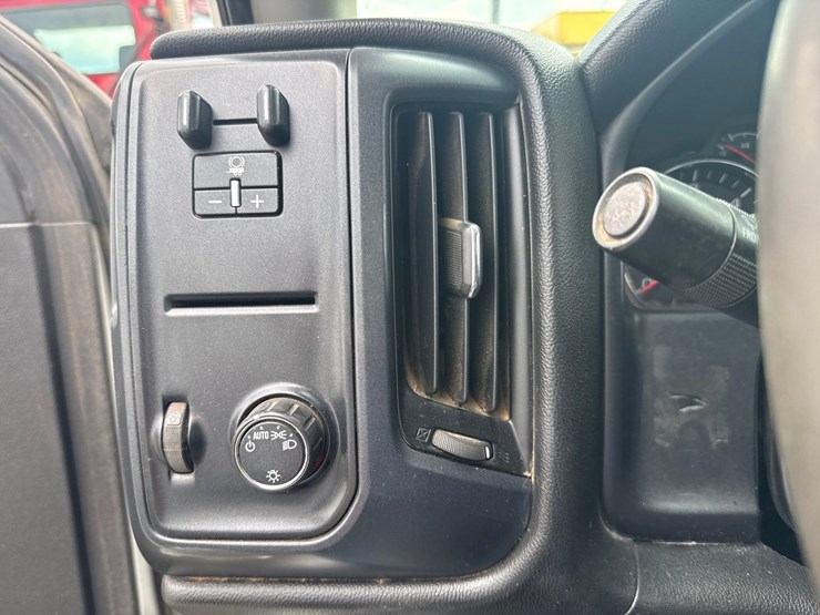 2017-gmc-3500hd-image-68