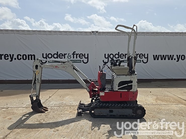 2017-takeuchi-tb210r-image-2