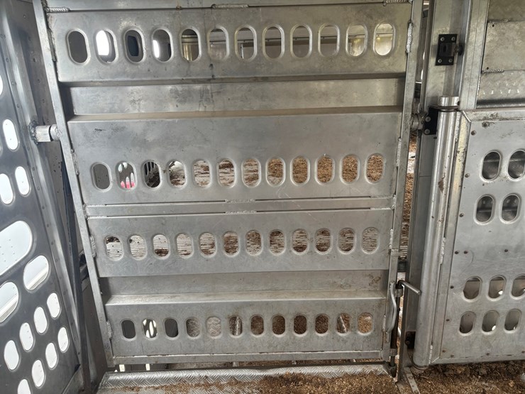 #2150-•-2017-barrett-53'-cattle-semi-trailer-image-41