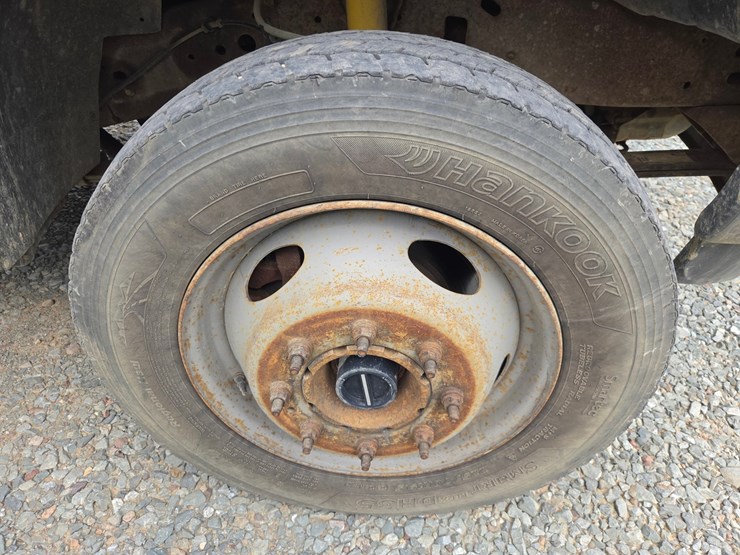 2001-ford-f550-image-63