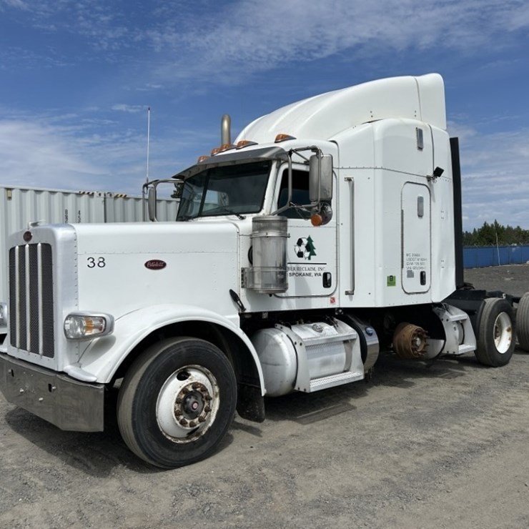 2016 PETERBILT 389