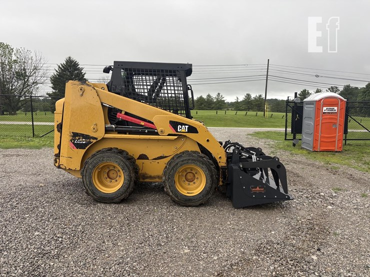 caterpillar-236b3-image-1