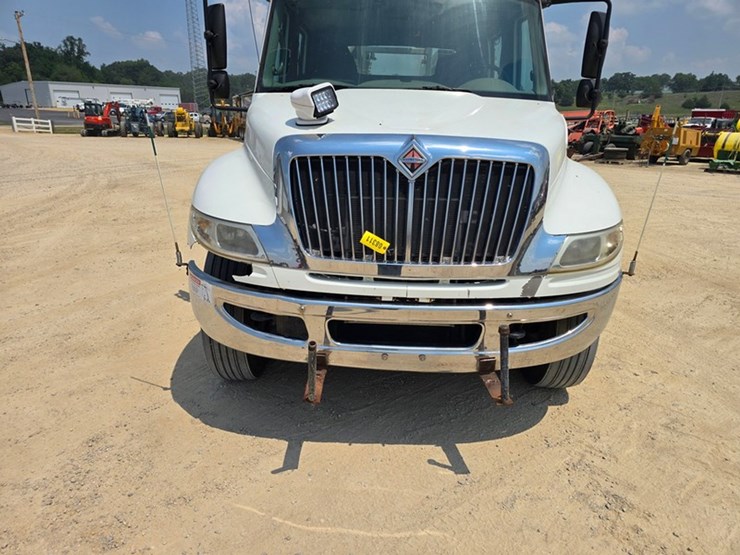 2009-international-durastar-4400-image-10