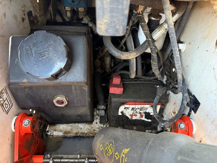 2018-bobcat-mt85-image-16