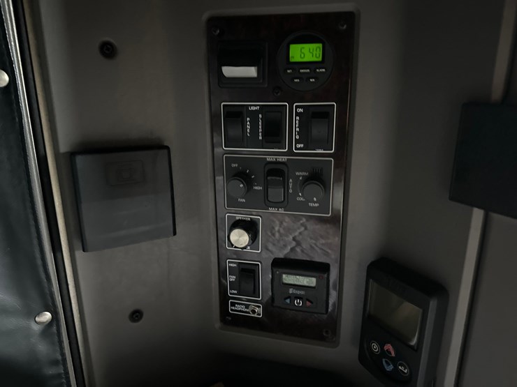 2014-kenworth-t660-image-60