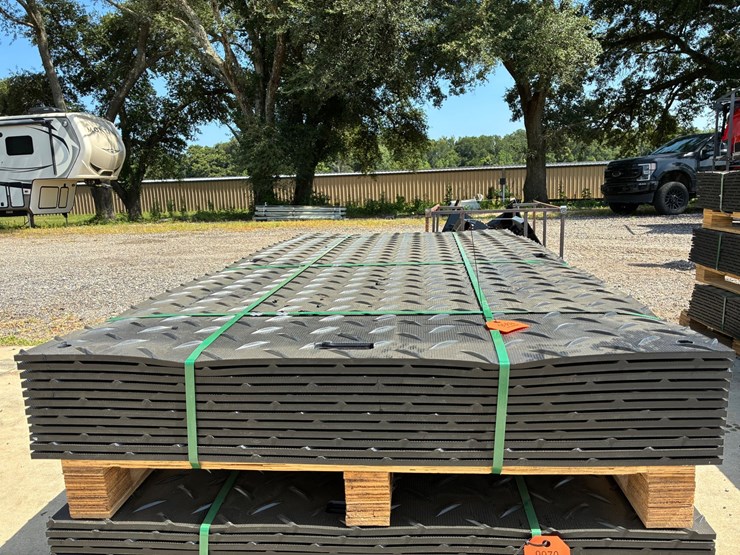 #9973-•-roadbed-protection-pads-image-1