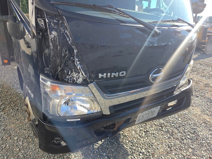 2015-hino-195-image-8