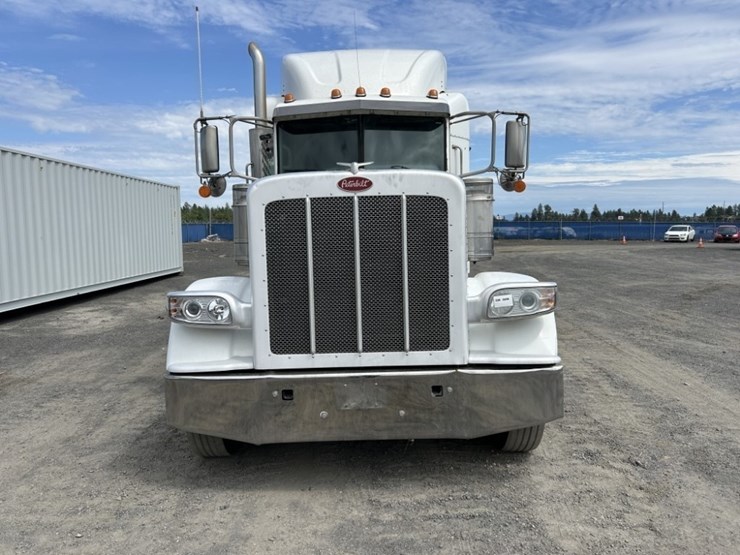 2016-peterbilt-389-image-8