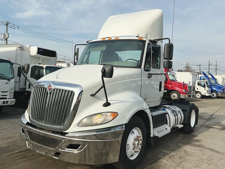 2018-international-prostar-image-1
