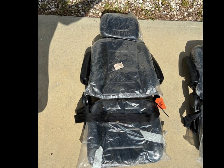 #9965-•-new-seat-for-mini-excavator-image-1