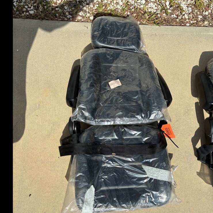 #9965 • New seat for mini excavator