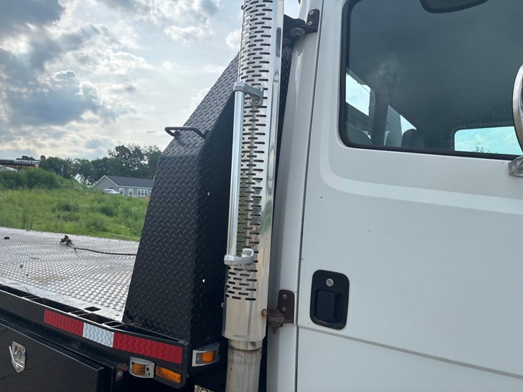 1999-freightliner-fl80-image-22