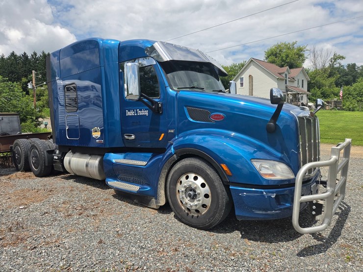 2019-peterbilt-579-image-7