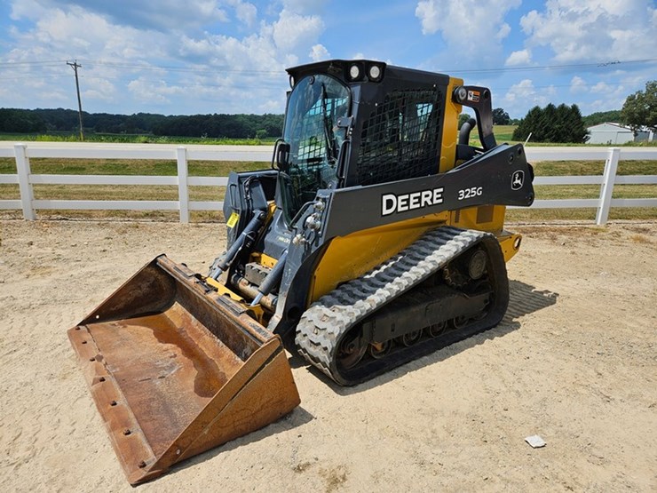 deere-325g-image-1