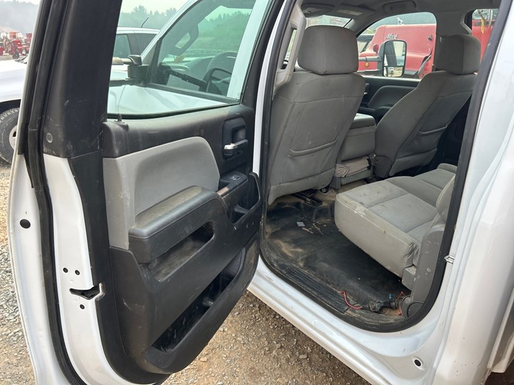 2019-chevrolet-silverado-3500hd-image-40