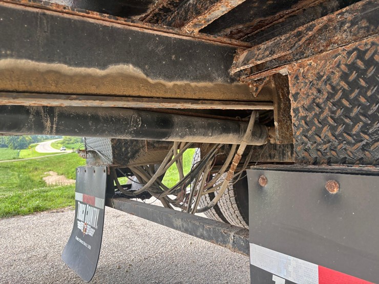 1999-freightliner-fl80-image-79