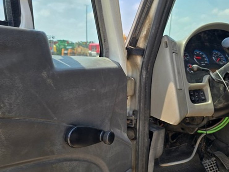 2009-international-durastar-4400-image-31