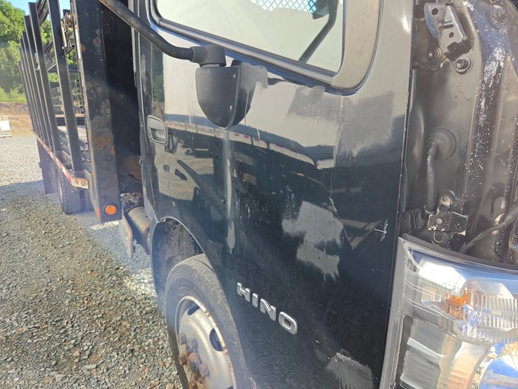 2015-hino-195-image-11