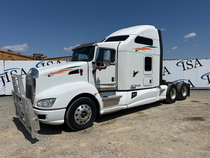 2014-kenworth-t660-image-1