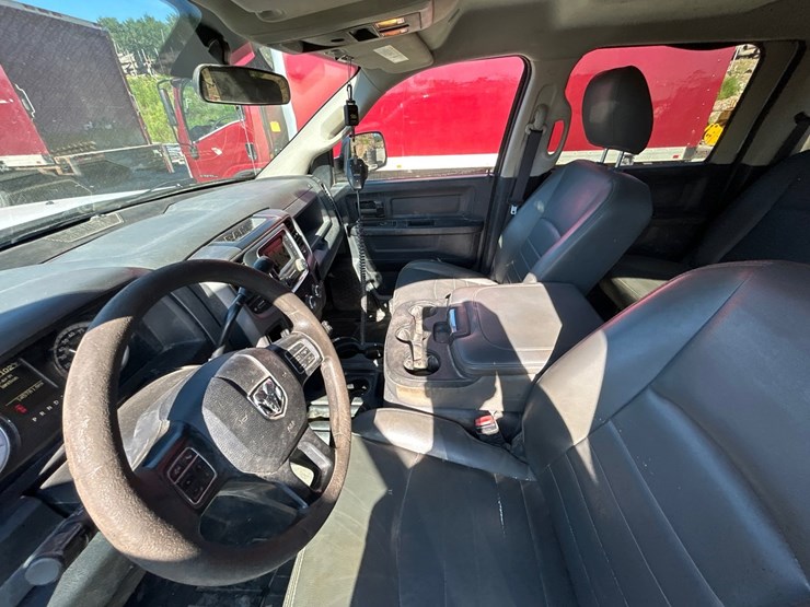 2017-dodge-3500-image-50