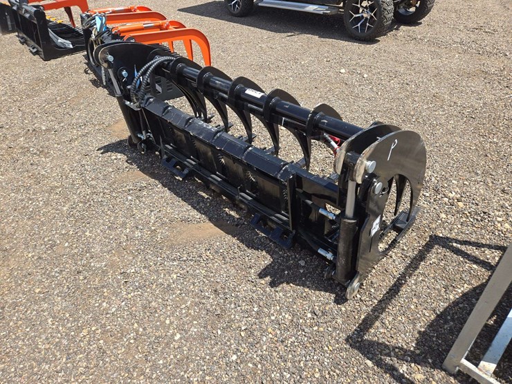 2026-skid-steer-quick-attach-(72")-curved-log-grabber-image-5
