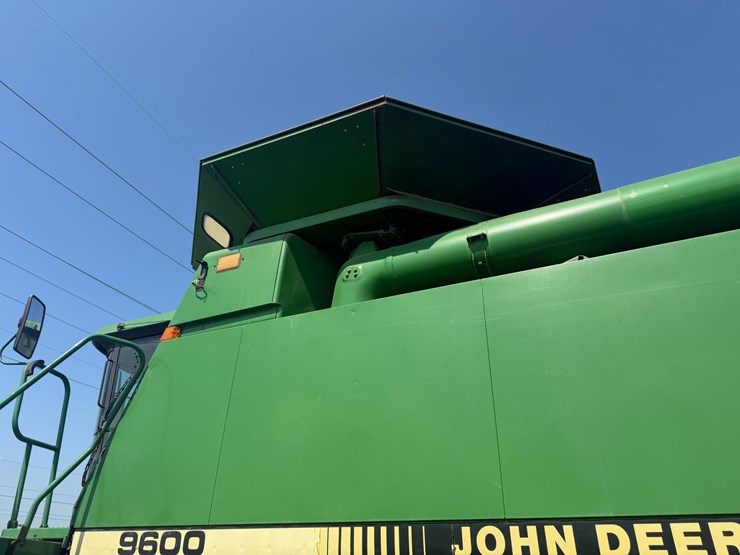 1990-john-deere-9600-image-27