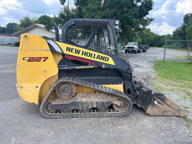 2017-new-holland-c227-image-6