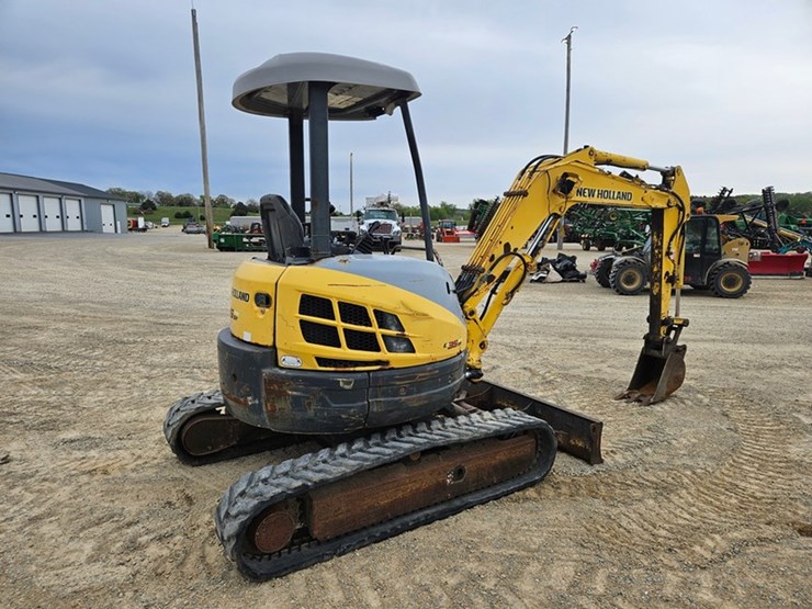 new-holland-e35sr-image-5